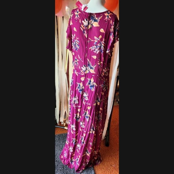 Xhiliration walk through romper nwt - Picture 2 of 2